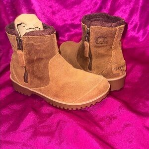 Sorel Tan Suede Zip-Up Boots size 7 like new